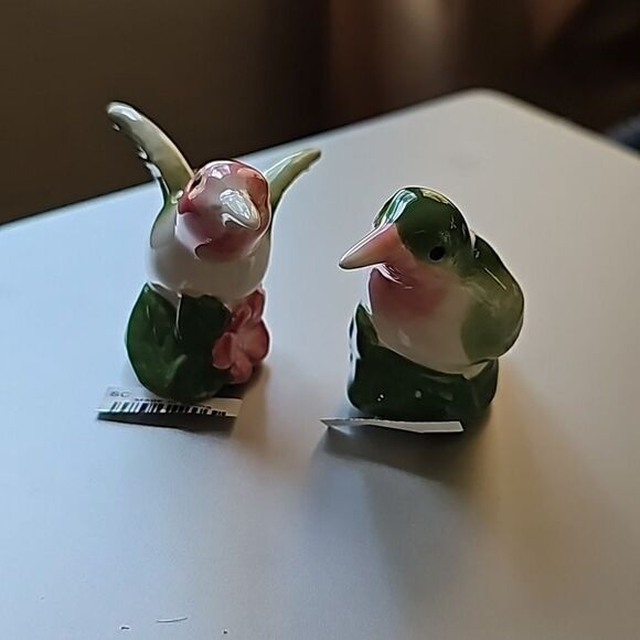 Mini Birds Salt and Pepper Shaker - Picture 1 of 3